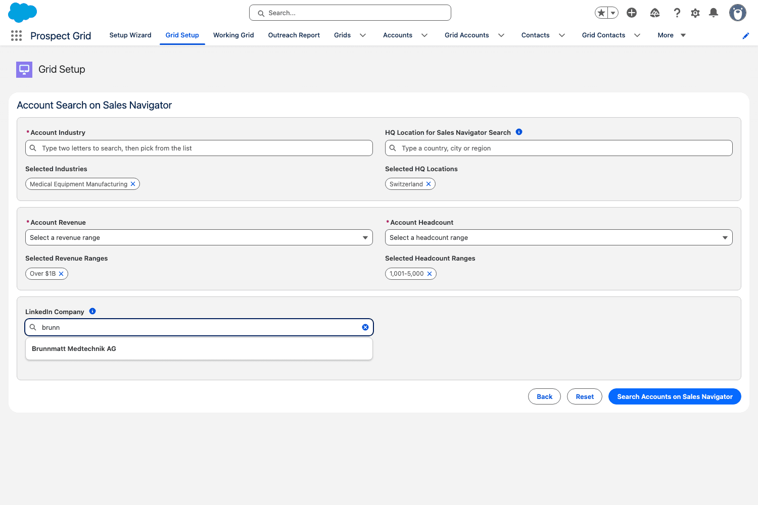 Find new accounts on Sales Navigator by industry, location, size or keyword